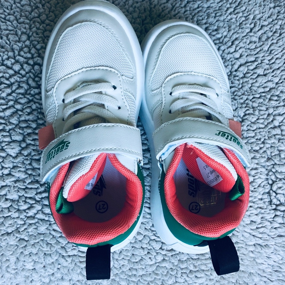 NWT Kids White and Pink Sneakers. Size 27 - Picture 4 of 7